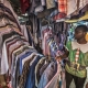 Luci e ombre dell’industria di abbigliamento di “seconda mano” in Africa